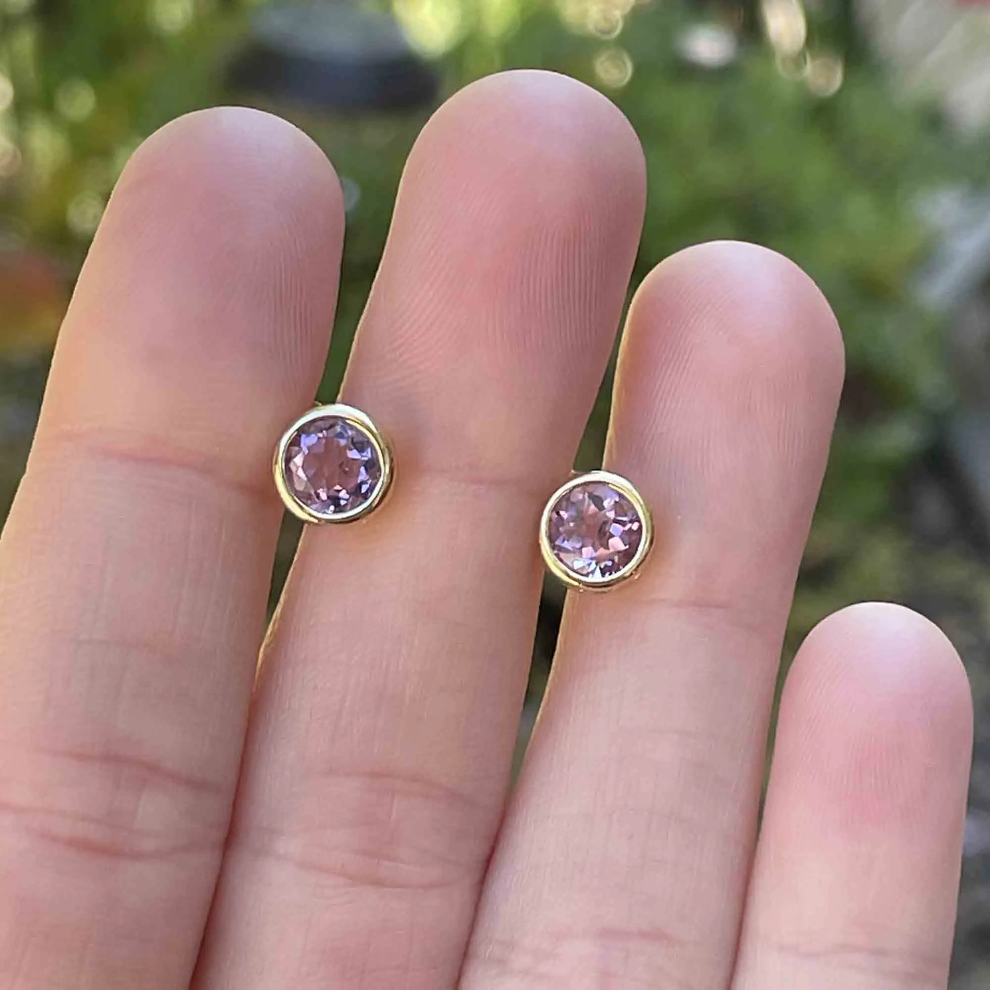 14K Gold Amethyst Heart Stud Earrings