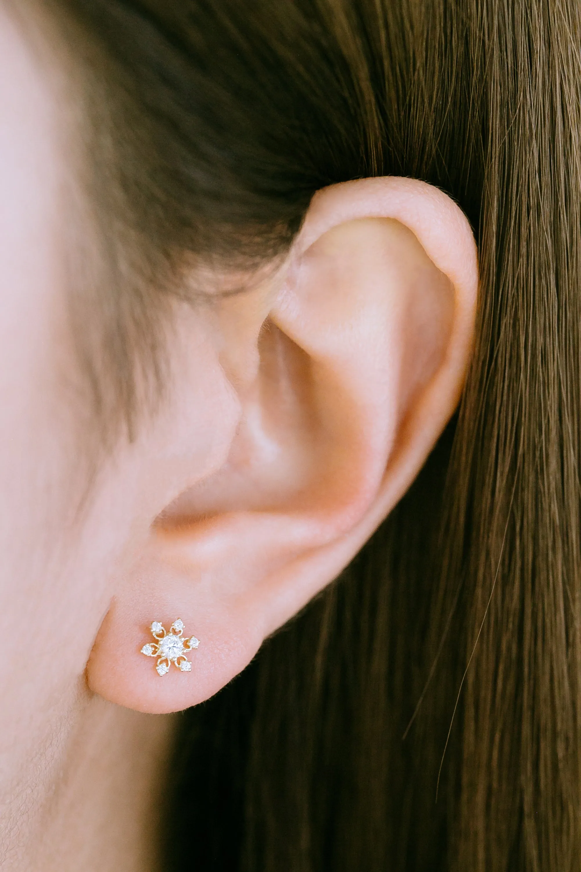 14K Real Gold Delicate Cz Flower Snowflake Forward Helix Cartilage Tragus Inner Conch Ear Stud Post Internally Threaded Earring Labret Jewelry