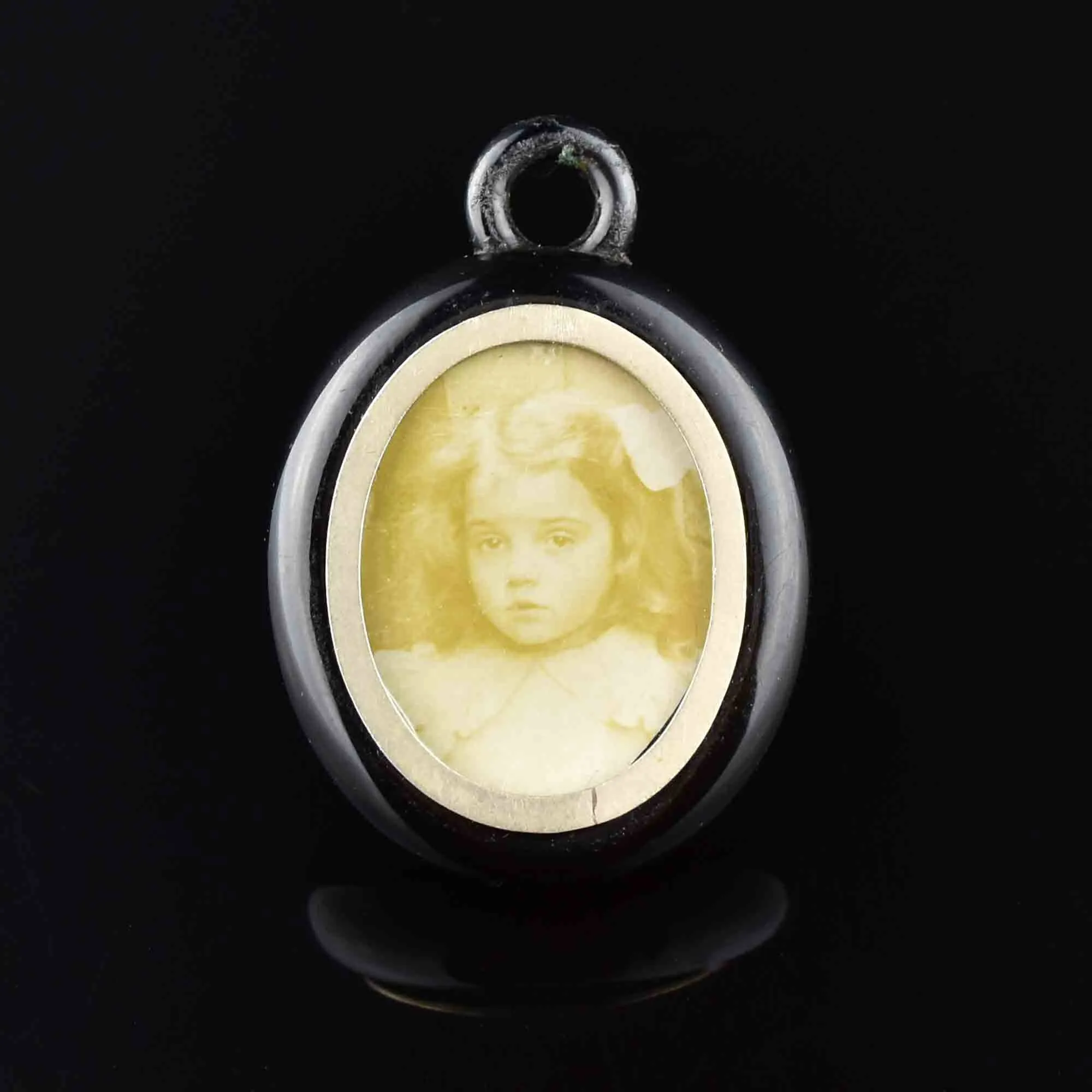 Antique Victorian Carved Ivy Whitby Jet Locket