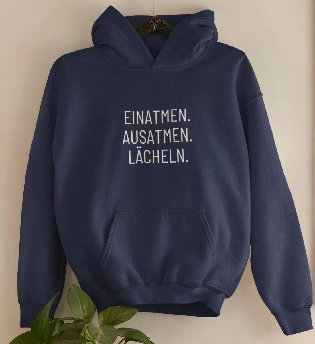 Einatmen. Ausatmen. Lächeln. Bio Hoodie Unisex