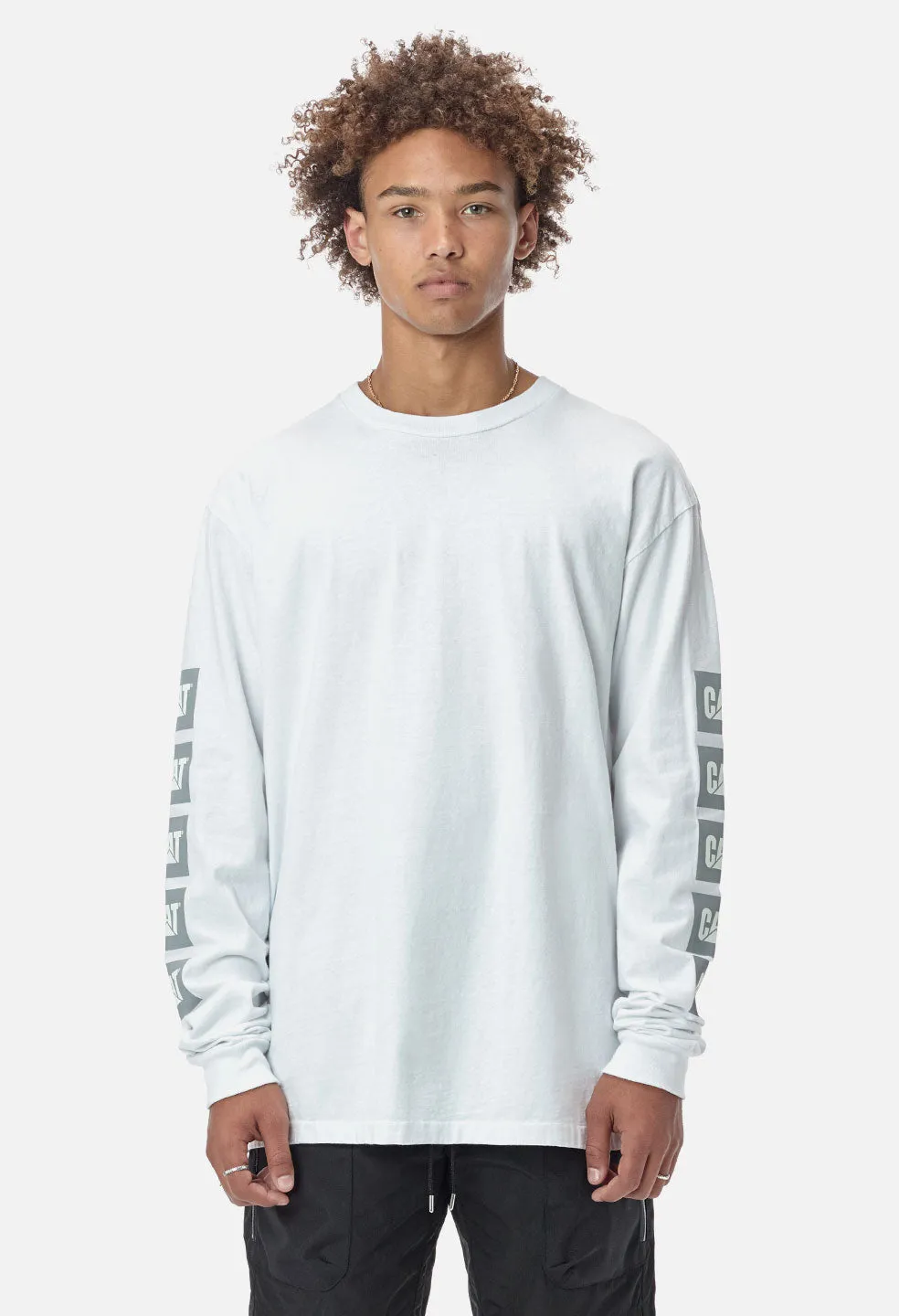 JE X CAT Reflect LS University Tee / White